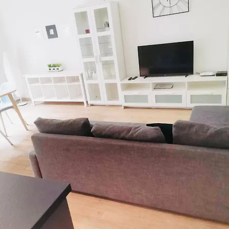 Modern Two Bedrooms In Center With A Private Parking Apartamento *