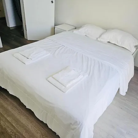 Appartement Modern Two Bedrooms In Center With A Private Parking *