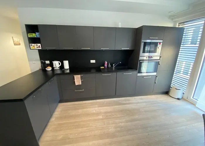 Modern Two Bedrooms In Center With A Private Parking *