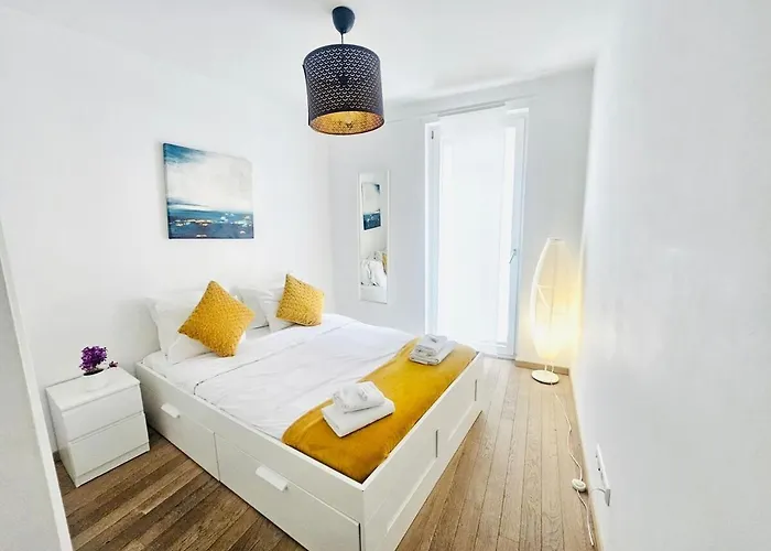 Modern Two Bedrooms In Center With A Private Parking Appartement *